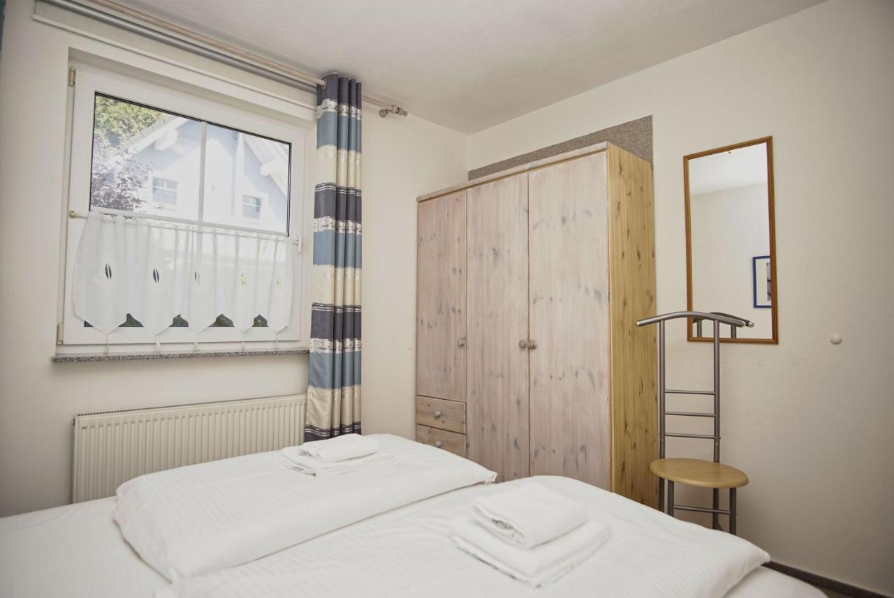 Nah Am Meer, Ruhige Lage, Gratis Nutzung Vom Ahoi Erlebnisbad Und Sauna In Sellin - Haus Inselblick Fewo 01 Goehren  Exterior foto
